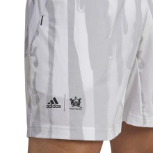 adidas Spodenki tenisowe New York Printed krótkie białe męskie